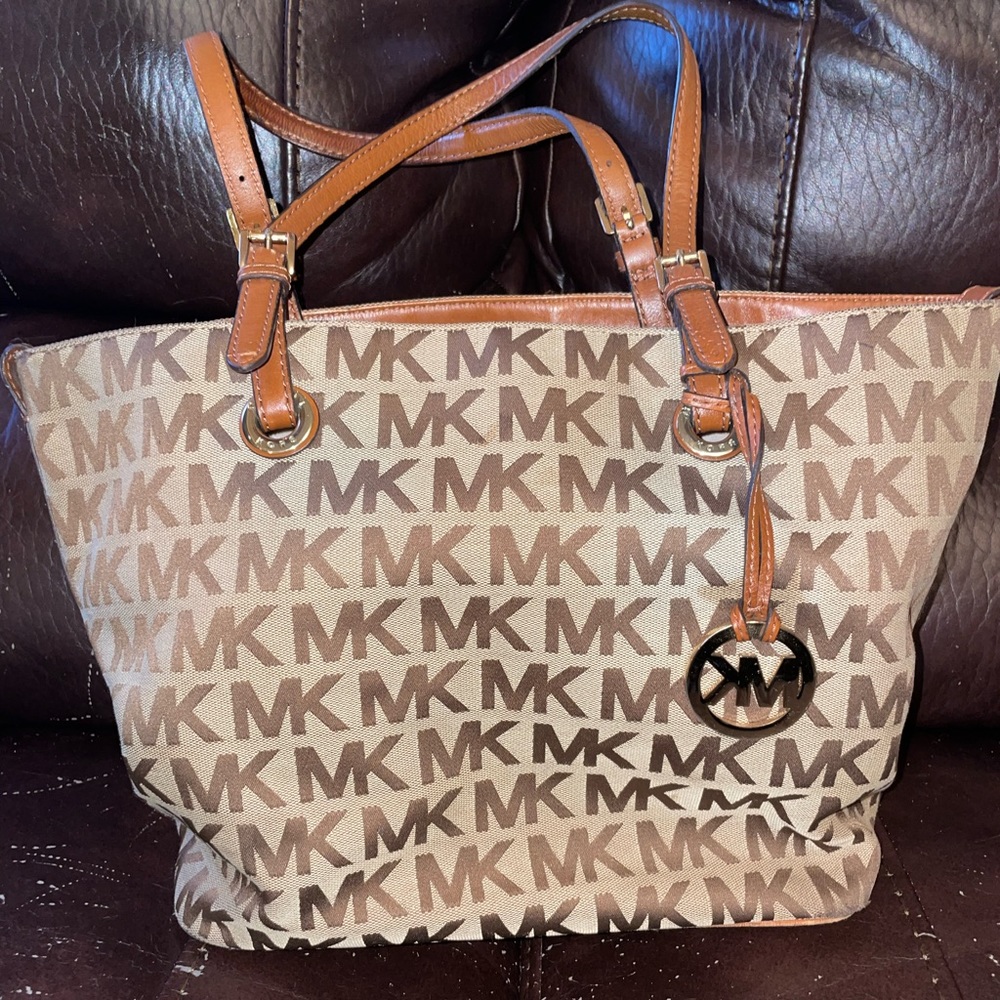 Michael Kors Medium/Large Purse